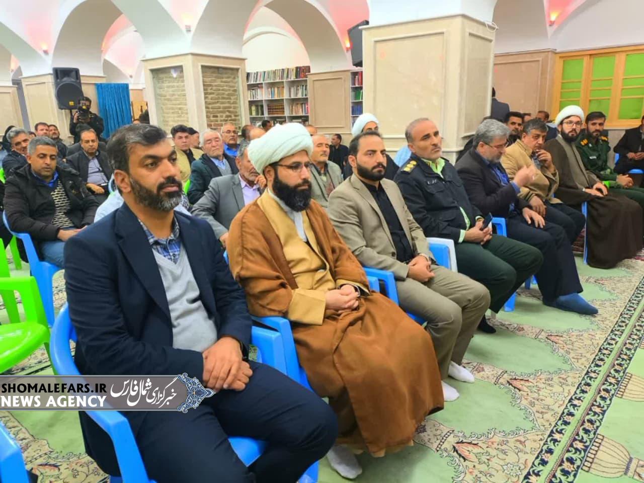 تجلیل از مادران و همسران شهدا در شب وفات حضرت امالبنین (س) تجلیل از مادران و همسران شهدا در شب وفات حضرت امالبنین (س)