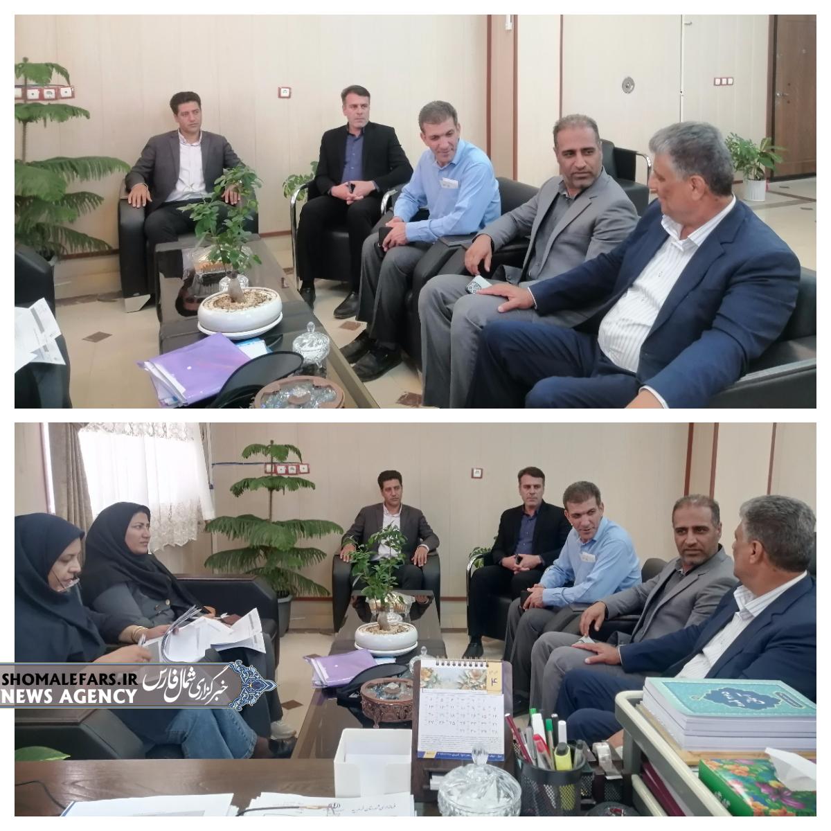 بازدید معاون بهره‌برداری و دیسپاچینگ شرکت توزیع نیروی برق استان فارس از مدیریت برق شهرستان خرم‌بید و دیدار با فرماندار