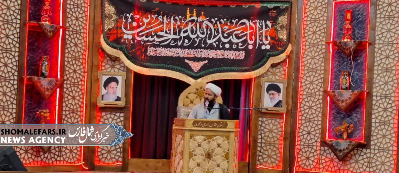 مـراسم بــدرقـه جـمـعی از زائـران پـیاده‌روی اربعیــن با سخـنرانـی امـام جـمعـه بـوانات