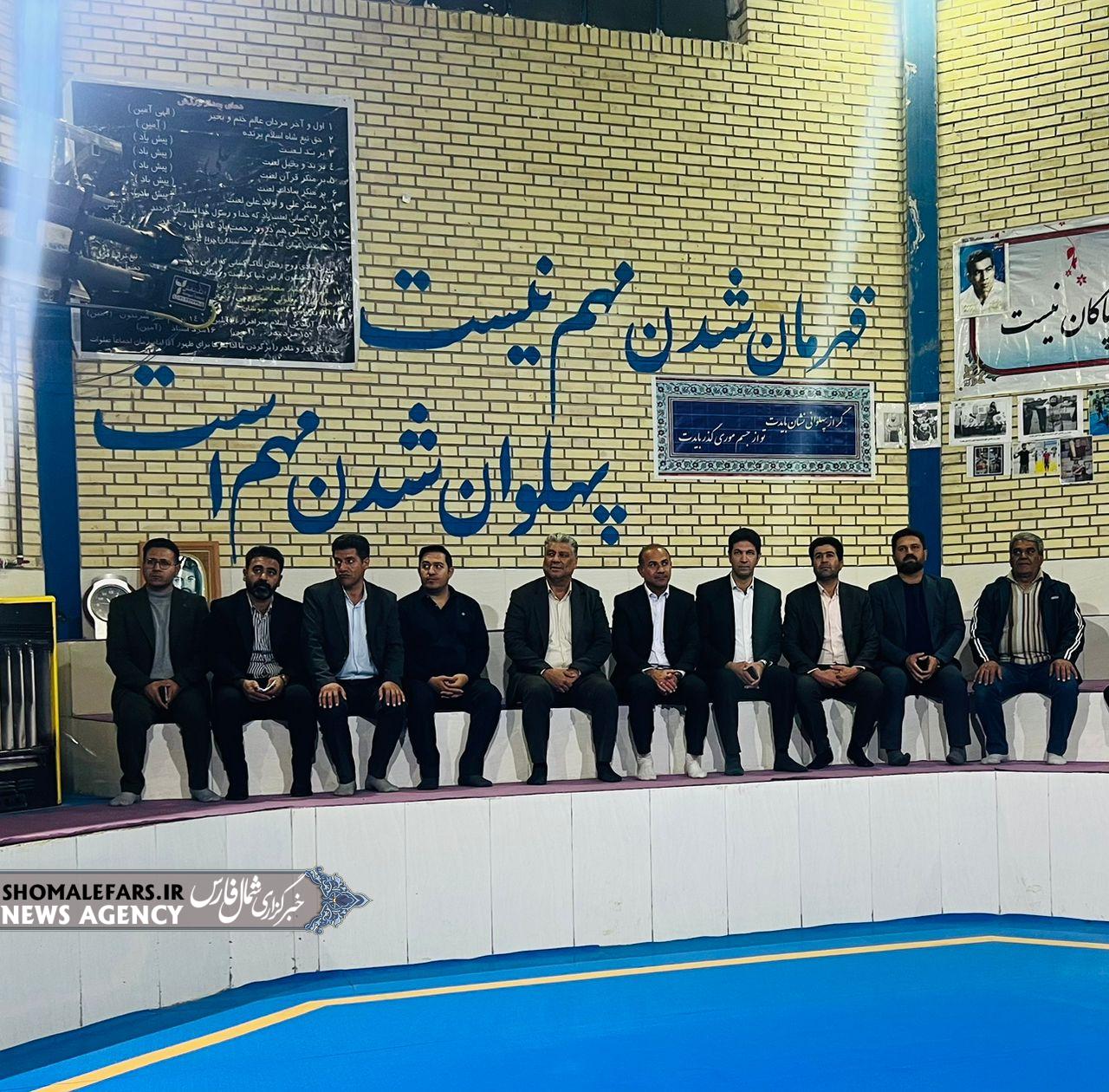 گزارش تصویری | بازدید مدیرکل ورزش و جوانان استان فارس از شهرستان خرم‌بید و بررسی زیرساخت‌های ورزشی