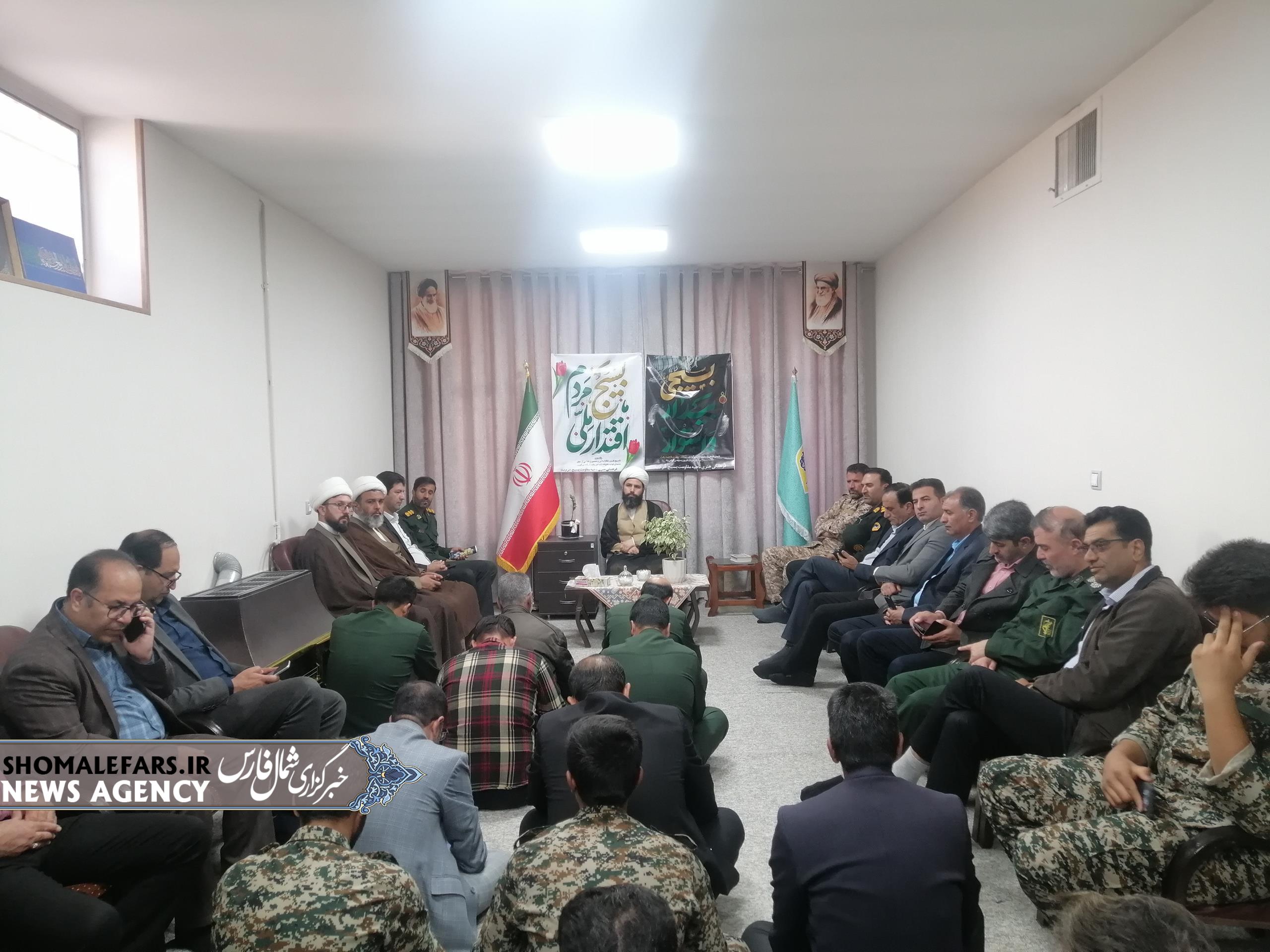 گزارش تصویری | دیدار مسئولان و بسیجیان شهرستان خرم‌بید با امام جمعه در آستانه هفته بسیج