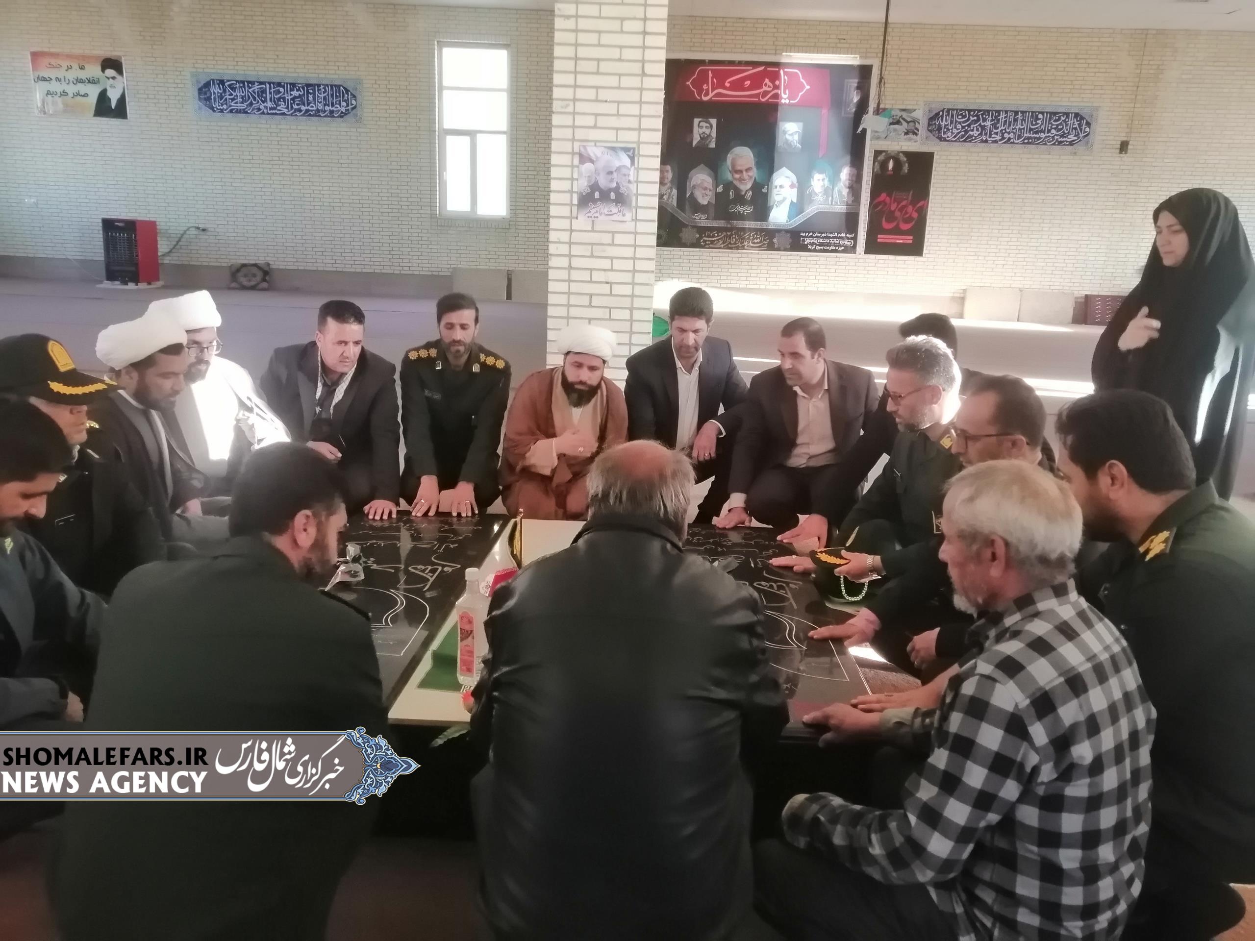 گزارش تصویری | آیین غبارروبی و عطرافشانی قبور مطهر شهدا در خرم‌بید؛ تجدید میثاق مسئولان و مردم با آرمان‌های شهدا