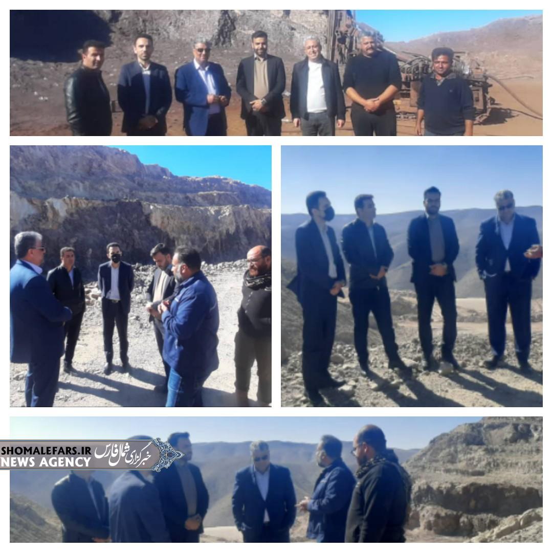 بازدید میدانی فرماندار خرم‌بید از معادن سنگ آهن و بررسی مشکلات تولید و اشتغال