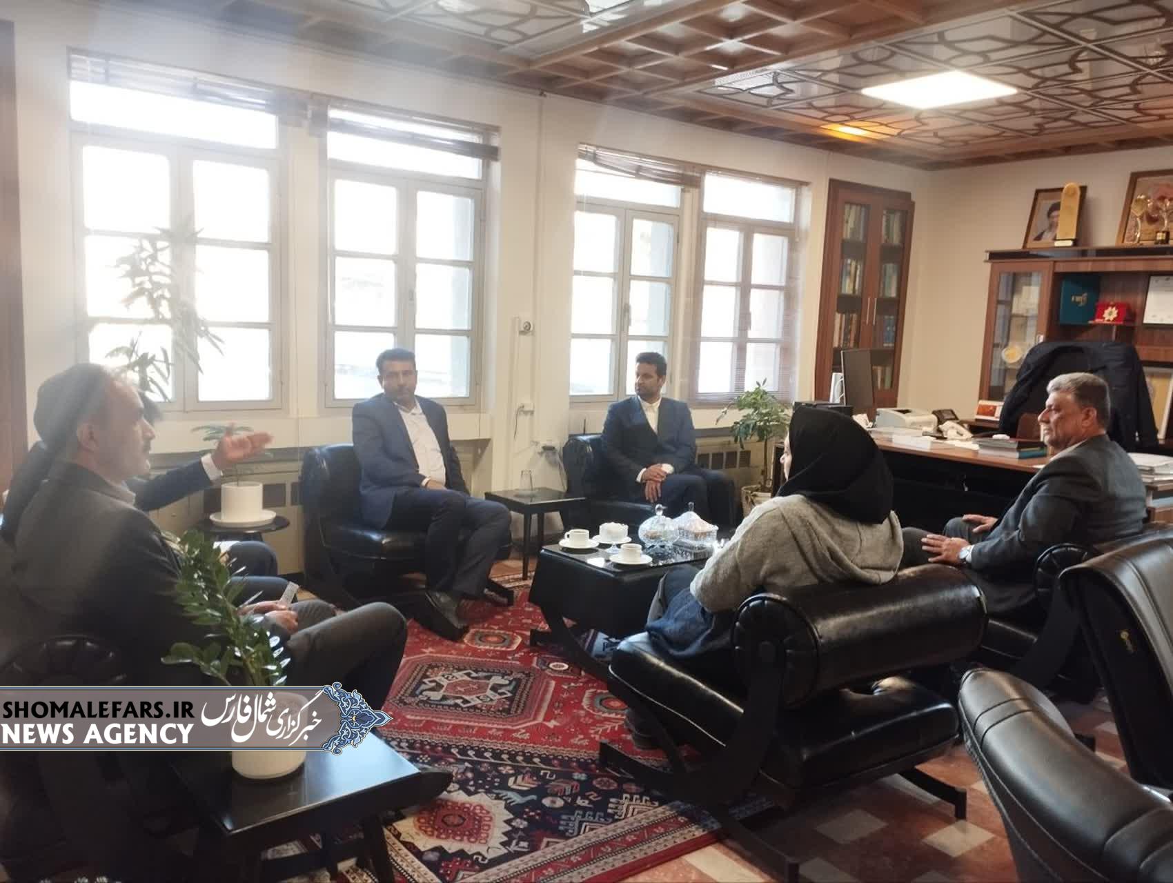 دیدار فرماندار و رئیس اداره ارشاد خرم‌بید با مدیر کل فرهنگ و ارشاد اسلامی استان فارس