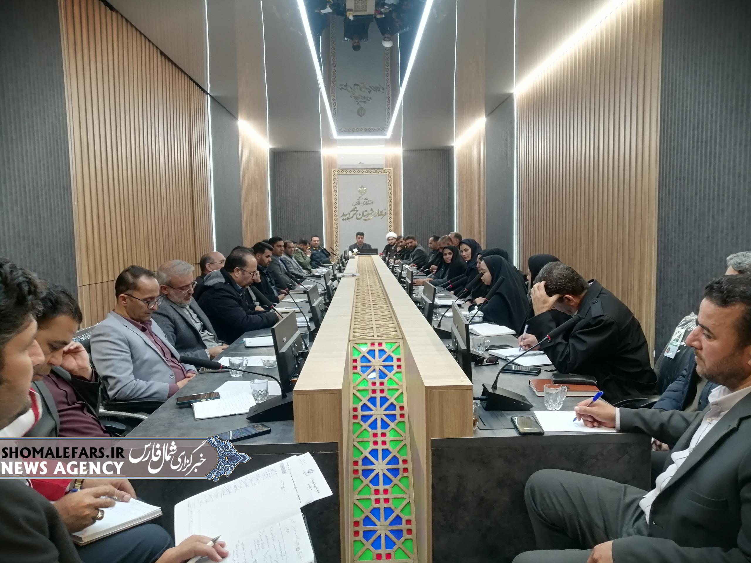 گزارش تصویری | برگزاری جلسه هماهنگی گرامیداشت دهه فجر در خرم‌بید؛ بررسی پروژه‌های عمرانی و برنامه‌های فرهنگی