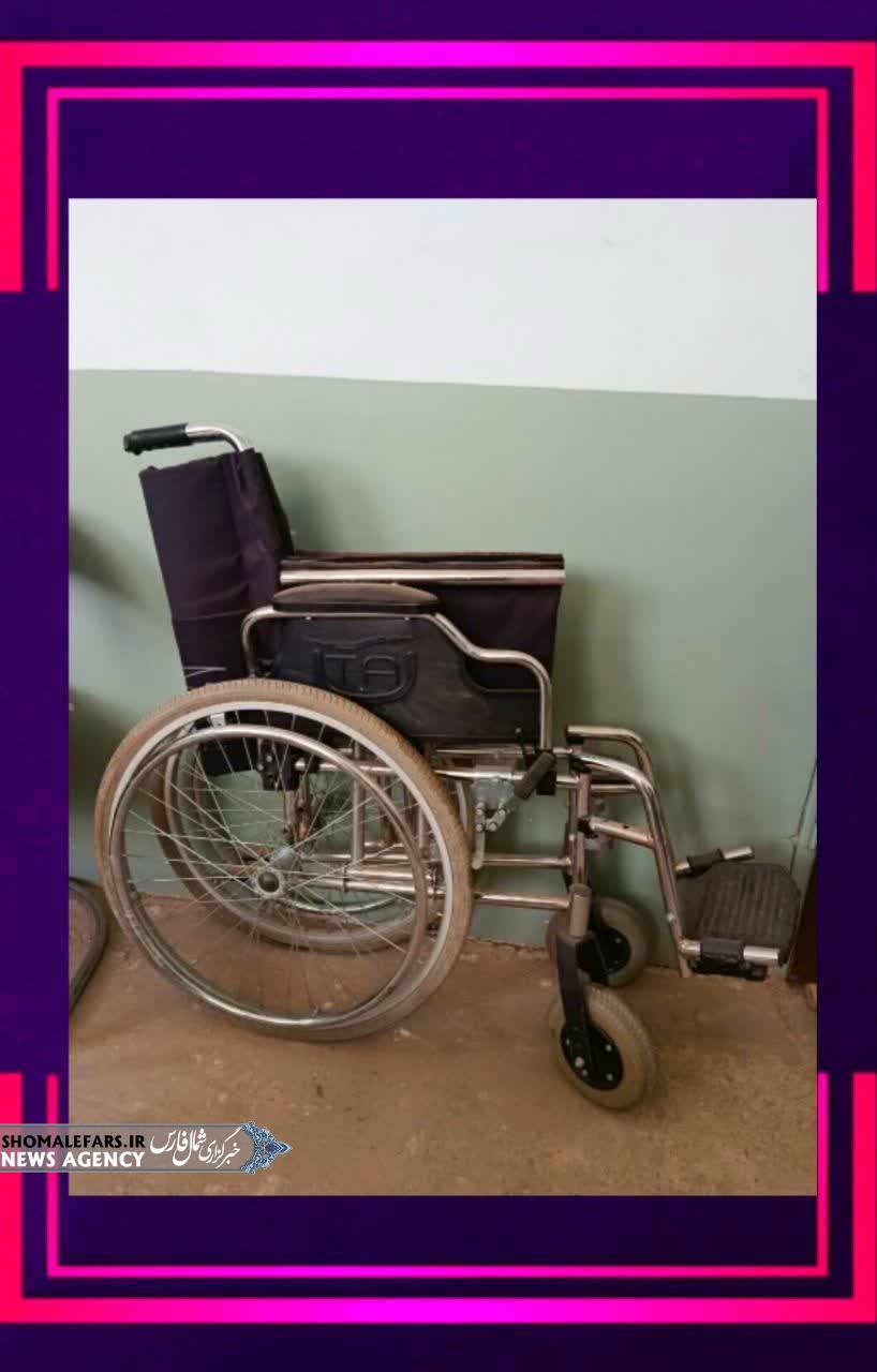 اهدا یک دستگاه ویلچر به بانک امانات وتجهیزات پزشکی هلال احمر بوانات :