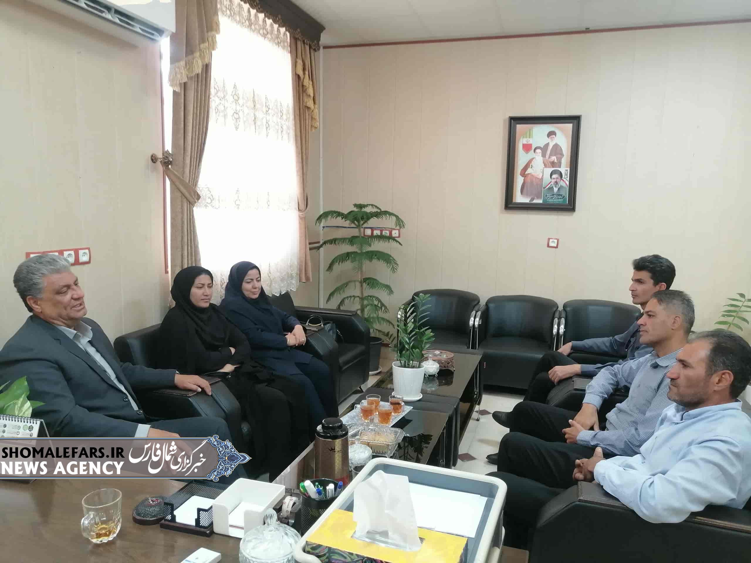 دیدار رئیس شبکه بهداشت و درمان بخش مشهد مرغاب و کارکنان با فرماندار خرم بید در هفته دولت / تأکید بر ارتقای خدمات سلامت در مناطق روستایی