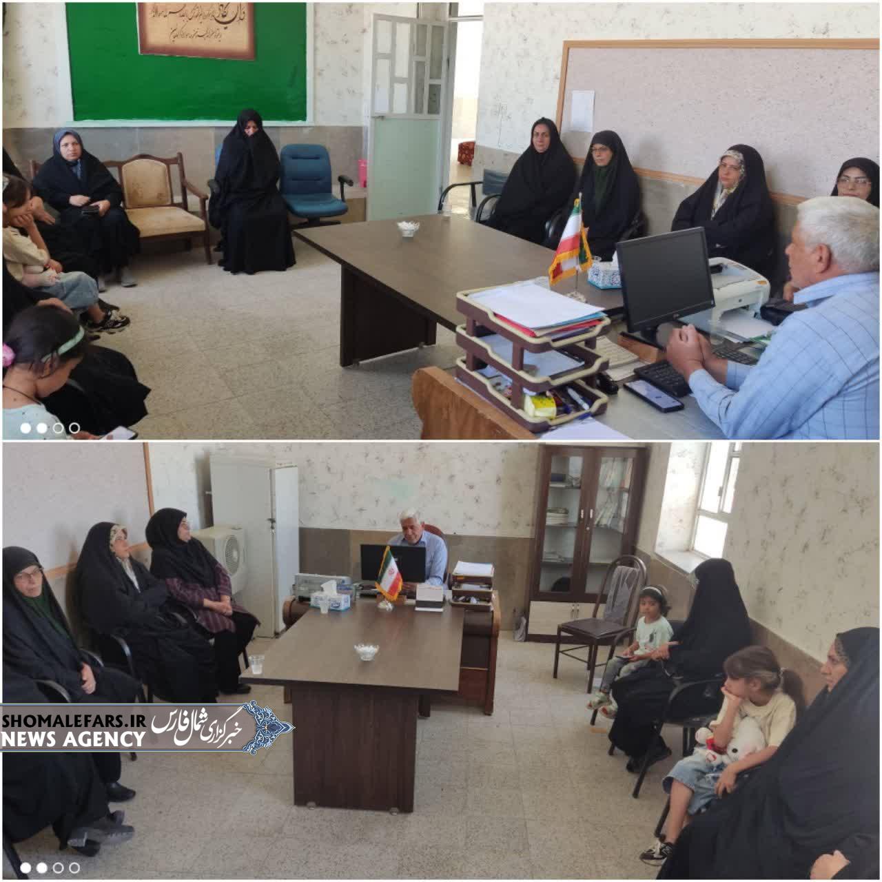 نشست هماندیشی بانوان خیّر مؤسسه خیریه همای رحمت بخش مشهدمرغاب برگزار شد نشست هماندیشی بانوان خیّر مؤسسه خیریه همای رحمت بخش مشهدمرغاب برگزار شد