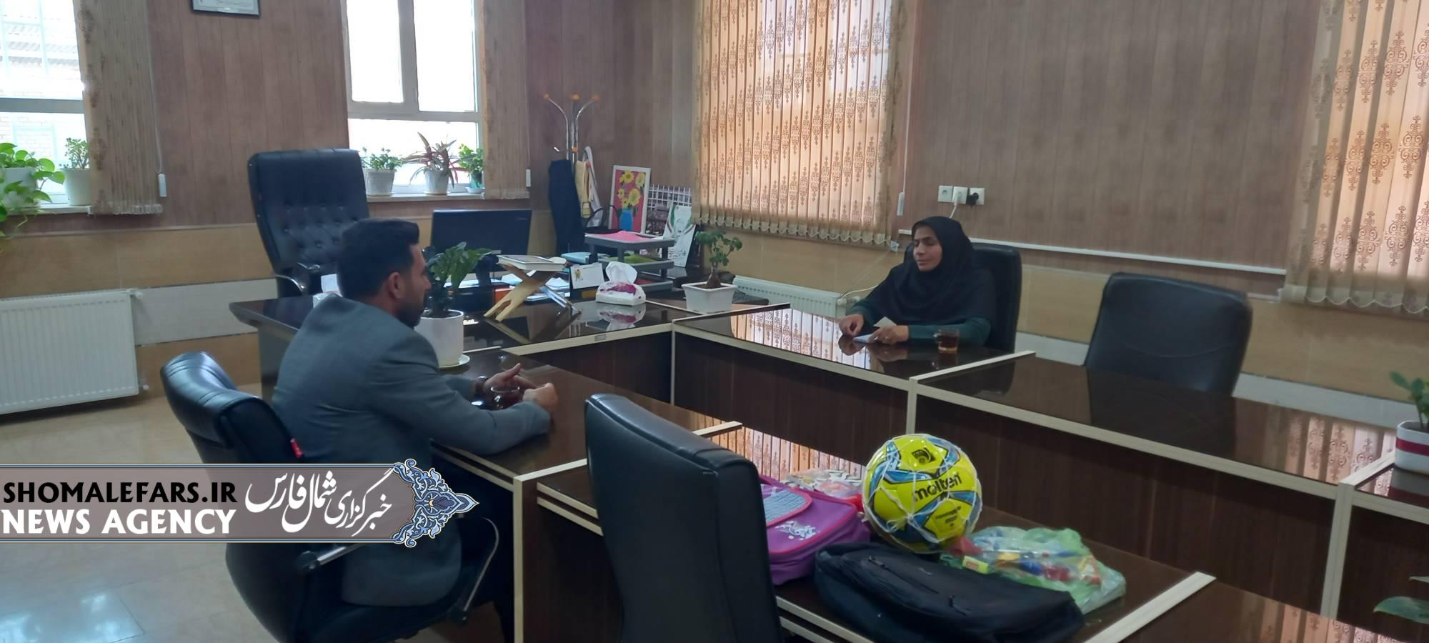 اقدام ماندگار رئیس اداره ورزش و جوانان خرمبید در پویش «همه حاضر» اقدام ماندگار رئیس اداره ورزش و جوانان خرمبید در پویش «همه حاضر»