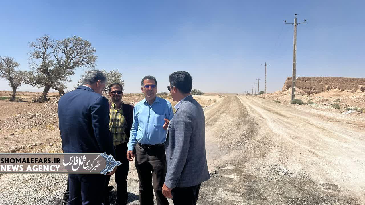 بازدید فرماندار خرم بید از روند زیرسازی و آغاز آسفالت روستای دستجرد / تسریع در تکمیل پروژههای عمرانی روستایی بازدید فرماندار خرم بید از روند زیرسازی و آغاز آسفالت روستای دستجرد / تسریع در تکمیل پروژههای عمرانی روستایی