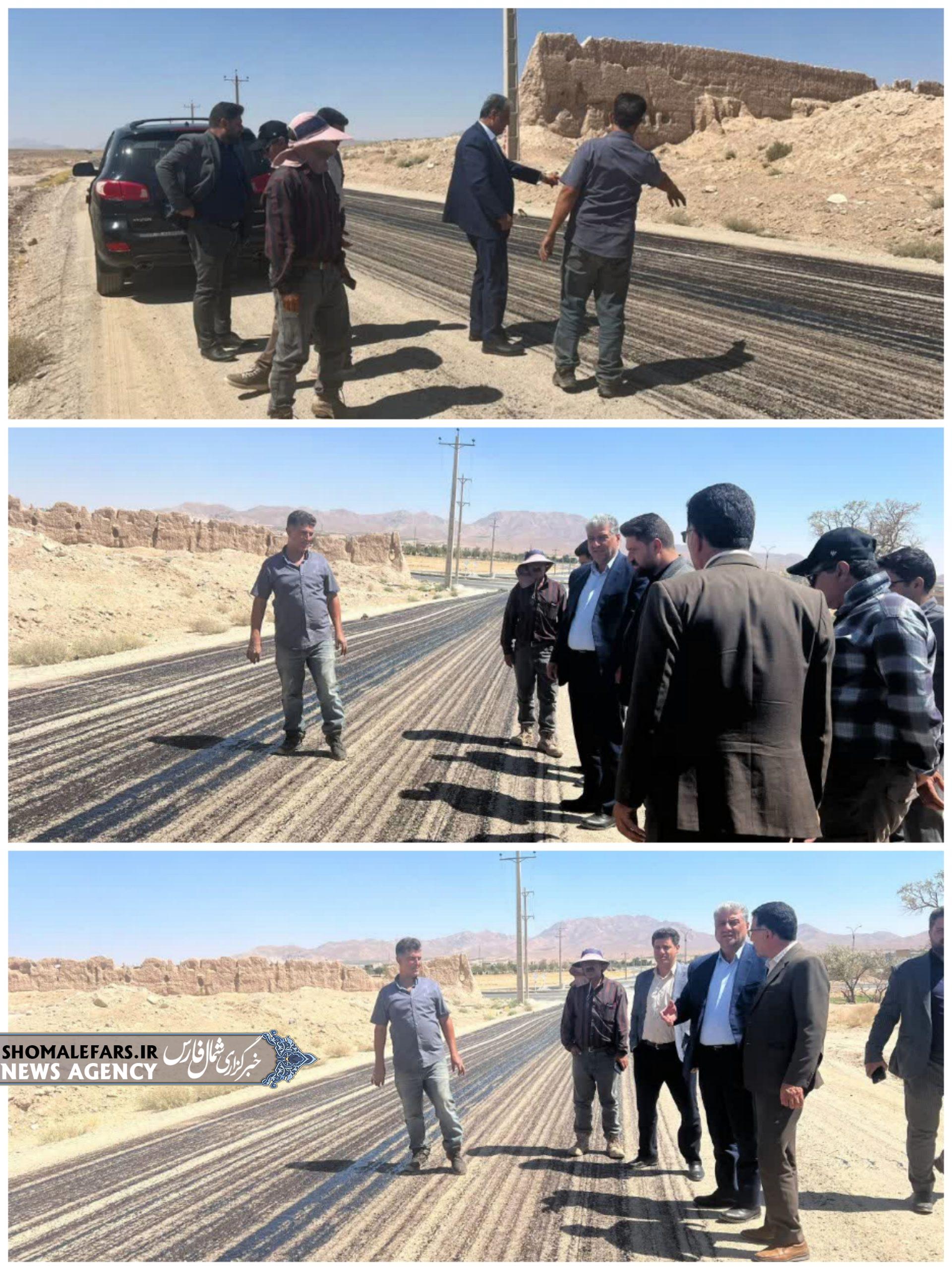بازدید فرماندار خرم بید از قیرپاشی جاده روستای دستجرد
