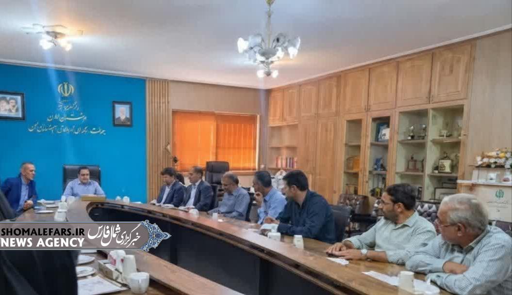 به مناسبت هفته تعاون، مراسم تجلیل از تعاونیهای برتر آباده با حضور فرماندار ویژه و مدیران اجرایی در فرمانداری برگزار شد. به مناسبت هفته تعاون، مراسم تجلیل از تعاونیهای برتر آباده با حضور فرماندار ویژه و مدیران اجرایی در فرمانداری برگزار شد.