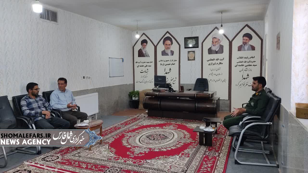 دیدار ریاست اداره راهداری خرمبید با فرمانده حوزه مقاومت بسیج کربلا جهت تقویت همکاریهای دو جانبه دیدار ریاست اداره راهداری خرمبید با فرمانده حوزه مقاومت بسیج کربلا جهت تقویت همکاریهای دو جانبه