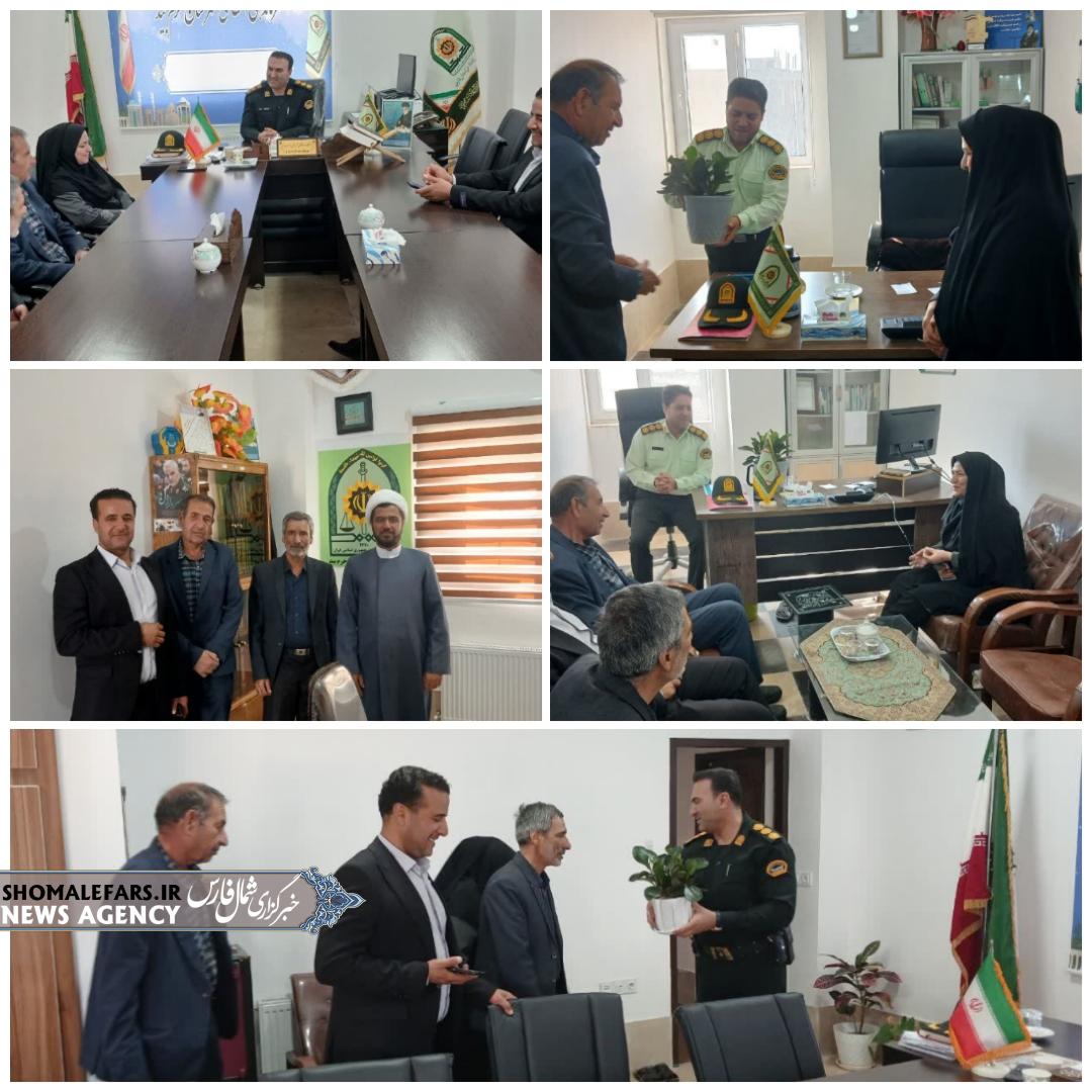 دیدار رئیس ،کارکنان و جمعی از معتمدین معین بنیاد شهید و امور ایثارگران شهرستان خرمبید با فرماندهی و پرسنل نیروی انتظامی دیدار رئیس ،کارکنان و جمعی از معتمدین معین بنیاد شهید و امور ایثارگران شهرستان خرمبید با فرماندهی و پرسنل نیروی انتظامی
