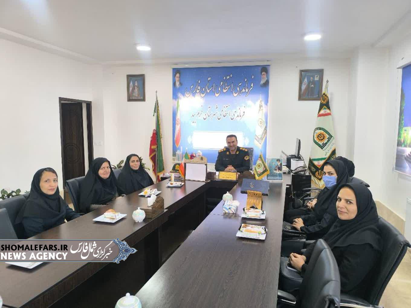 حضور مدیران زن ادارات خرمبید در فرماندهی نیروی انتظامی به مناسبت روز نیروی انتظامی حضور مدیران زن ادارات خرمبید در فرماندهی نیروی انتظامی به مناسبت روز نیروی انتظامی