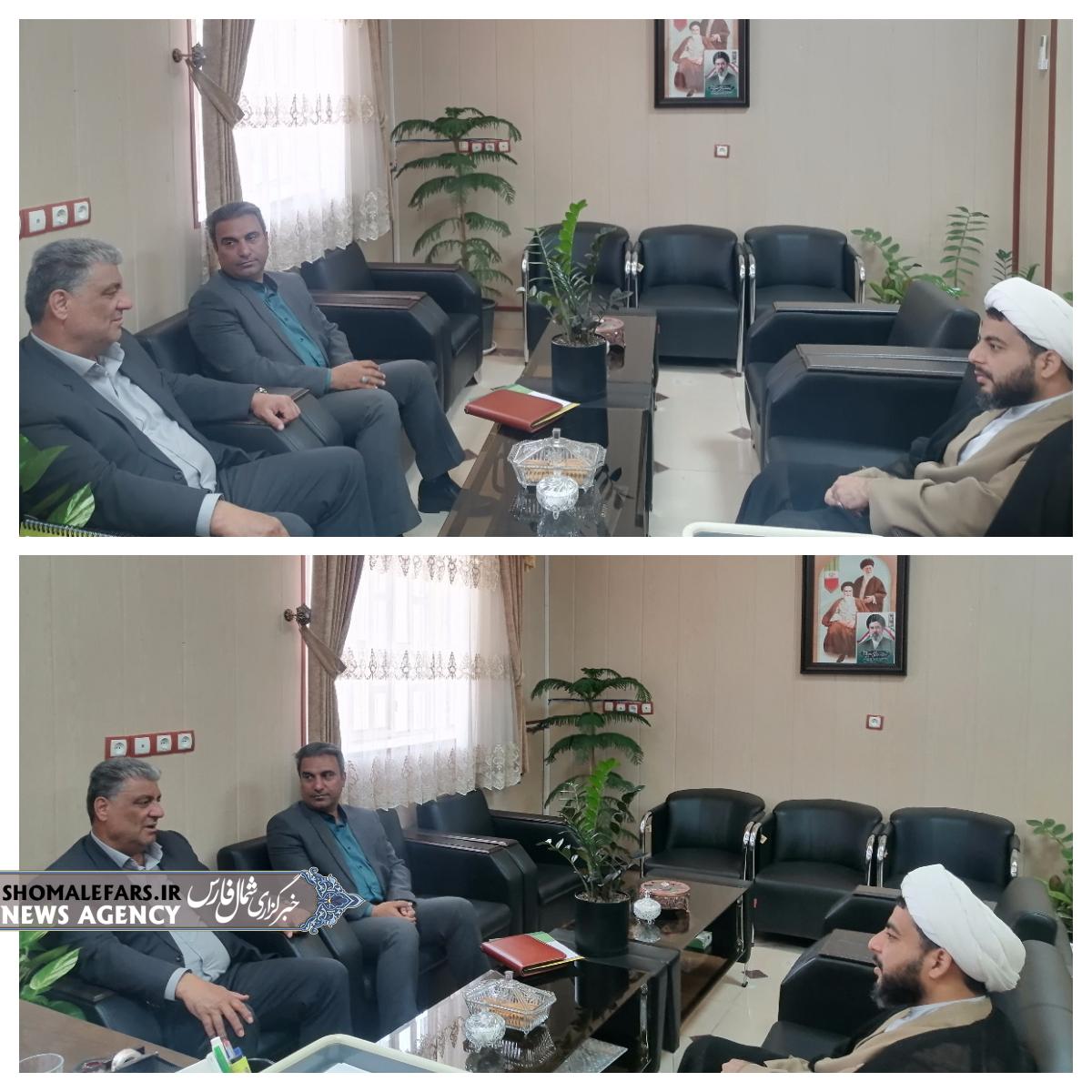 دیدار امام جمعه و شهردار قادرآباد با فرماندار خرم بید / بررسی مسائل و مشکلات حوزه شهری در دفتر فرماندار